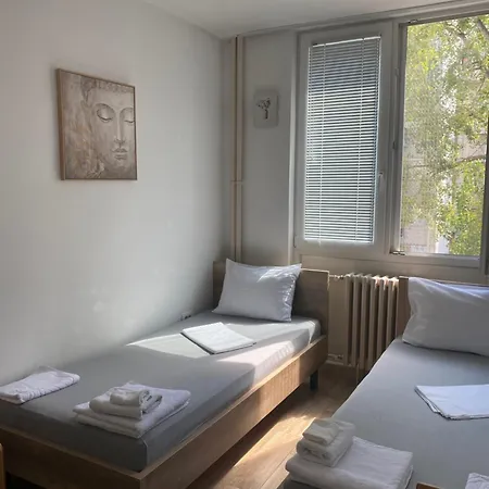 Lotus 28 Apartment