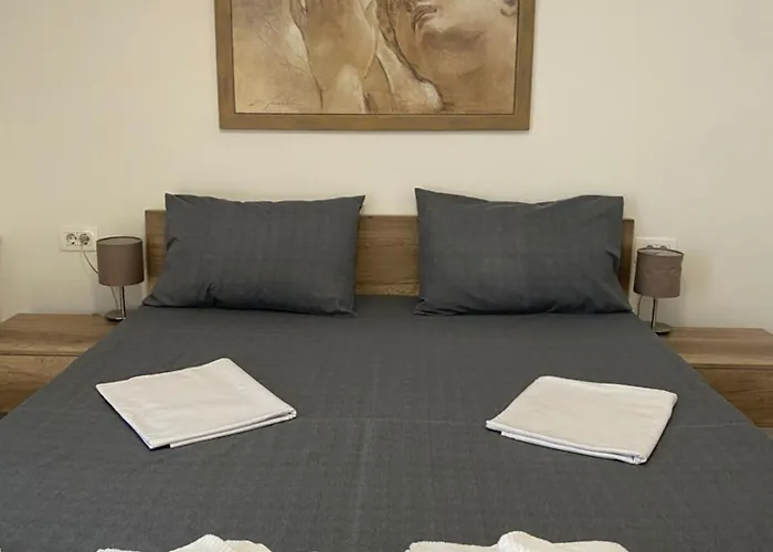 Lotus 28 Apartment *